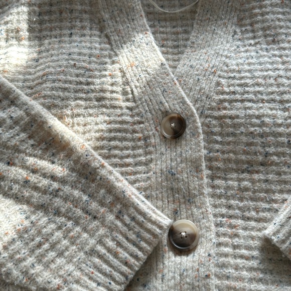NWOT Universal Thread Cozy Button Cardigan - Picture 3 of 3